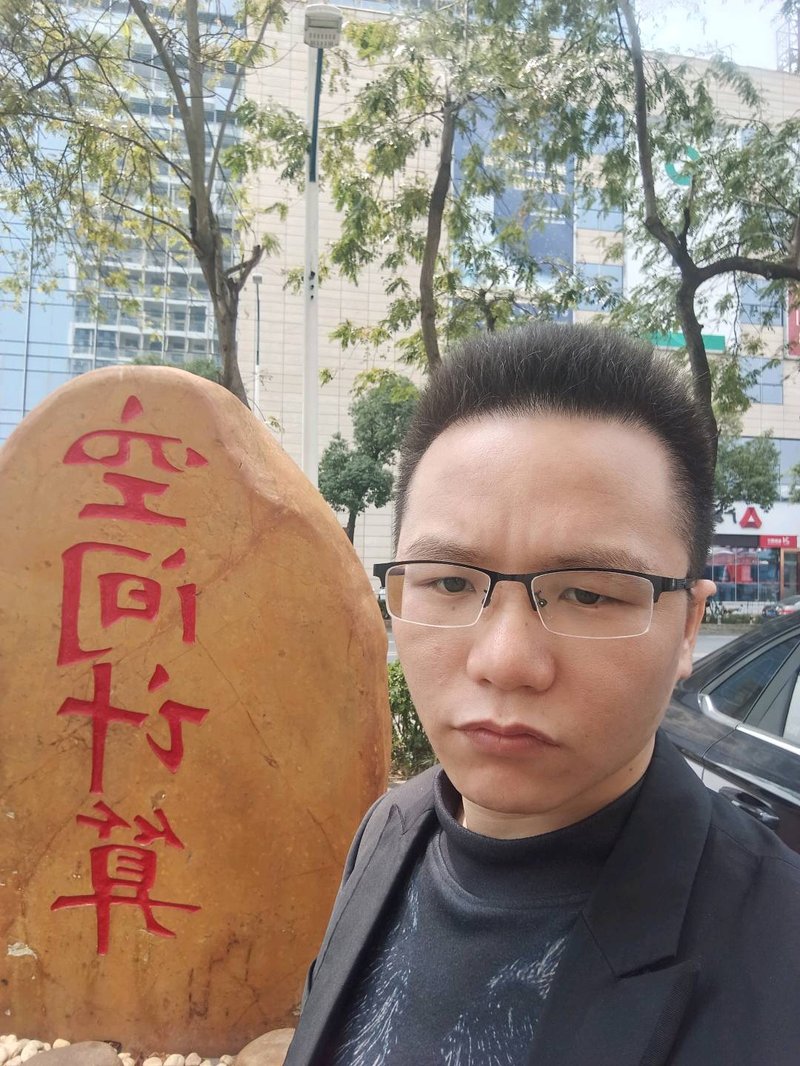 碳基圈_亮哥ai