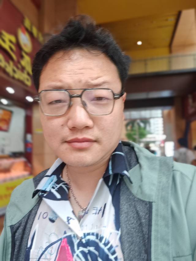 熟练悲伤的晨哥