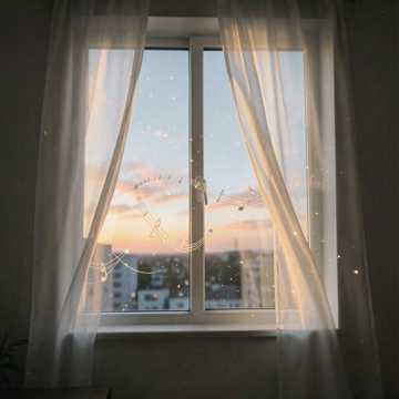 夏天里风吹过你肩头