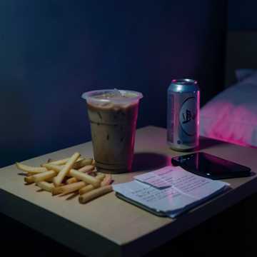 半杯凉掉的奶茶