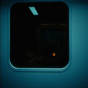 夜深了，我还醒着