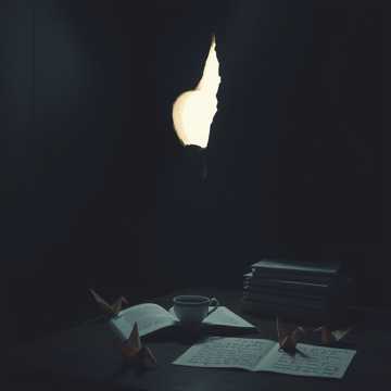 光在裂缝里写了一半的诗