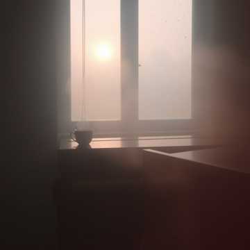 钢琴弦上的雾气