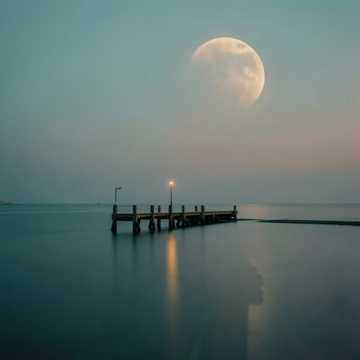 月光失约的岸边