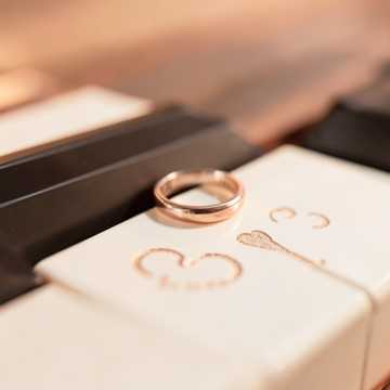 戒指里的心跳声