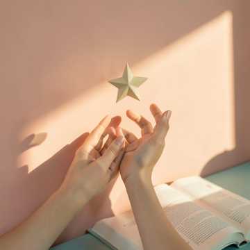 掌心跳出半颗星