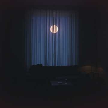 空房里的灰尘在呼吸