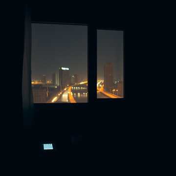 病毒式设计清单：  1. 声音符号：硬币、收款提示音、计算器——形成“财富听觉闭环”  2. 数字玄学：1234567倒顺念，激活用户“跟读本能”  3. 动作