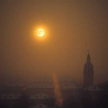 相思难渡千山雪