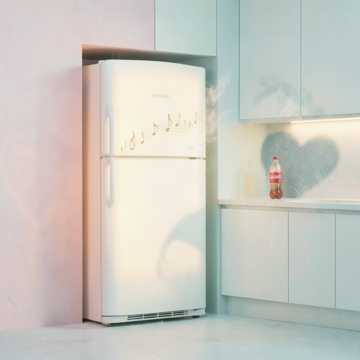 空冰箱在哼着歌