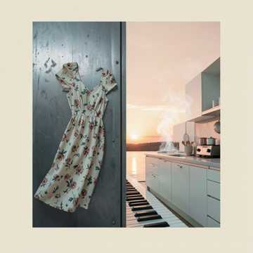 碎花裙与铁围墙