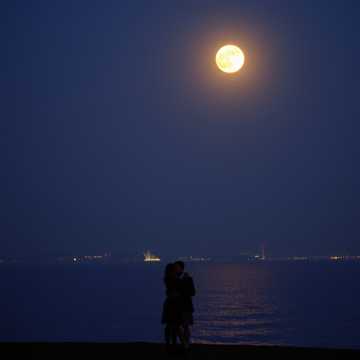 你在夜海听见我