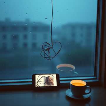 雨天未接的耳机