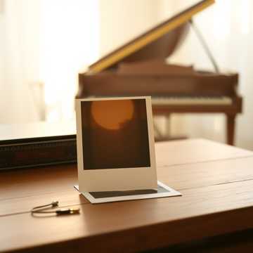 碎了一半的合照