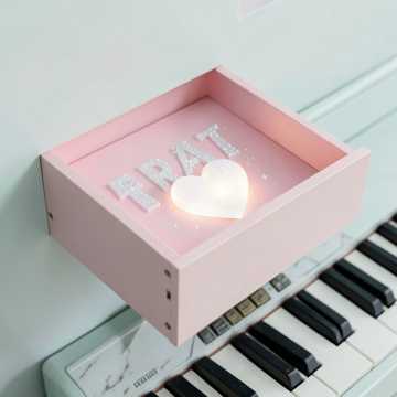 抽屉里藏满星光